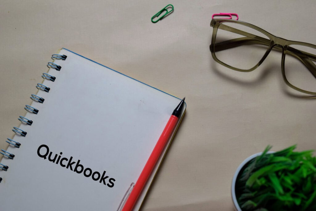 Integrating QuickBooks with Merchant Services for Construction Businesses