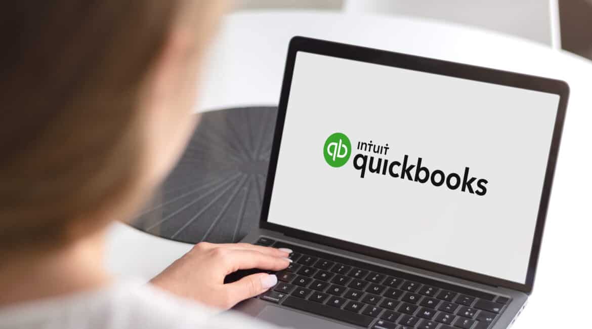 pay contractors in quickbooks online