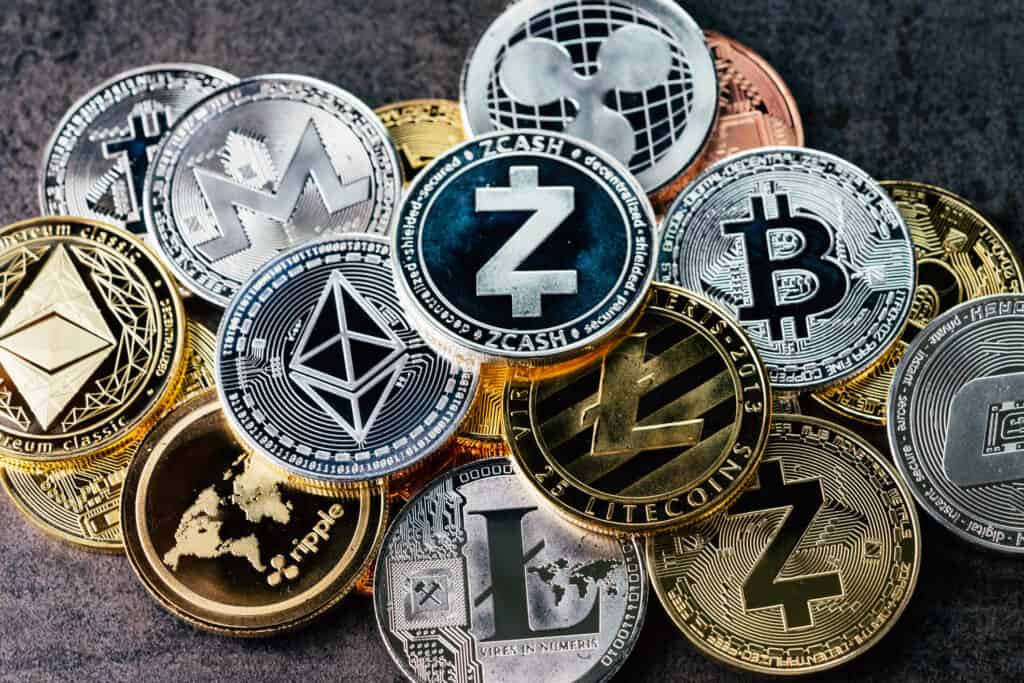 Benefits of Cryptocurrencies for Contractor Merchant Services
